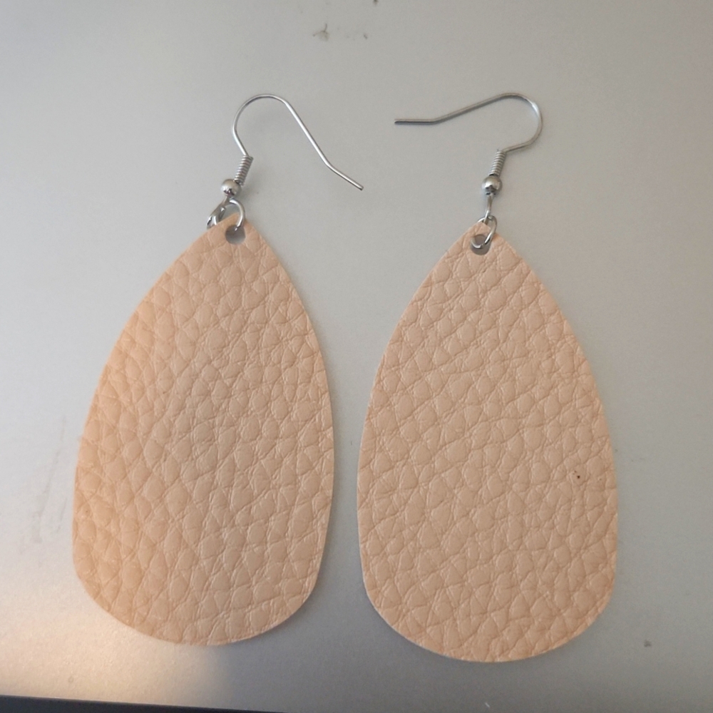 Leather earrings